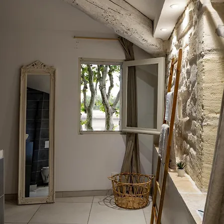 Charmante Maison En : La Roquette דירה
