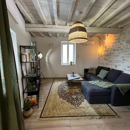 Charmante Maison En : La Roquette דירה *